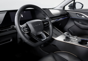 Подержанный автомобиль Omoda C5 2023 года (14 фото)