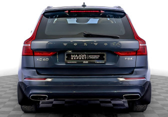 Подержанный автомобиль Volvo XC60 2019 года (6 фото)