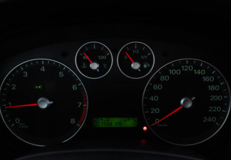 Подержанный автомобиль Ford Focus Hatchback 2006 года (7 фото)