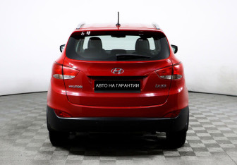 Подержанный автомобиль Hyundai ix35 2013 года (4 фото)