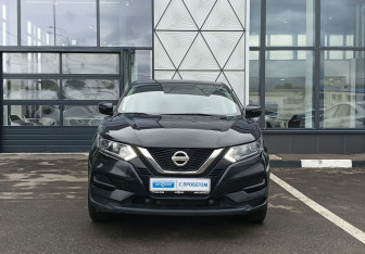 Подержанный автомобиль Nissan Qashqai 2021 года (2 фото)