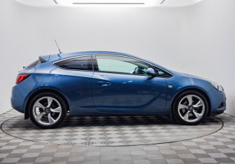 Подержанный автомобиль Opel Astra Hatchback 2013 года (6 фото)