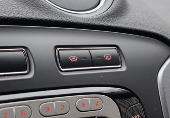 Подержанный автомобиль Ford Mondeo Sedan 2012 года (17 фото)