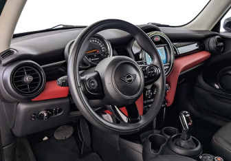 Подержанный автомобиль MINI Hatch 2020 года (15 фото)