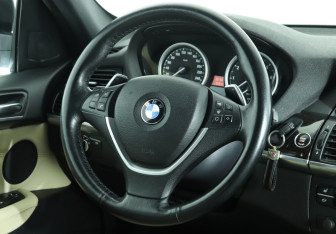 Подержанный автомобиль BMW X6 2011 года (18 фото)