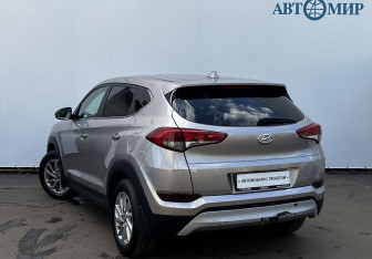 Подержанный автомобиль Hyundai Tucson 2016 года (7 фото)