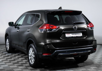 Подержанный автомобиль Nissan X-Trail 2021 года (7 фото)