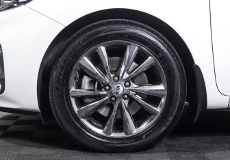 Подержанный автомобиль Kia Carnival 2020 года (27 фото)