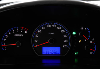 Подержанный автомобиль Hyundai Elantra Sedan 2006 года (7 фото)