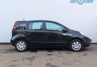 Подержанный автомобиль Nissan Note 2010 года (4 фото)