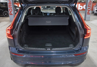 Подержанный автомобиль Volvo XC60 2021 года (10 фото)