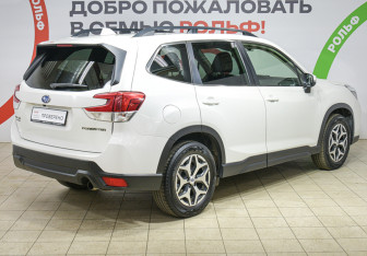 Подержанный автомобиль Subaru Forester Suv 2019 года (4 фото)