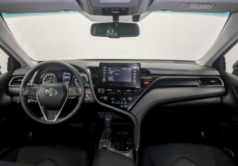 Подержанный автомобиль Toyota Camry Sedan 2022 года (14 фото)