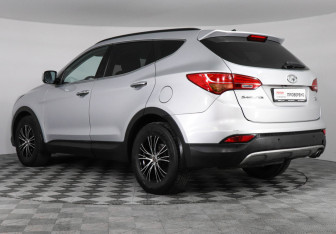 Подержанный автомобиль Hyundai Santa Fe 2013 года (7 фото)