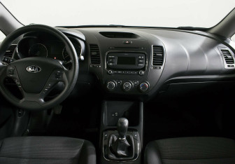 Подержанный автомобиль Kia Cerato Sedan 2017 года (10 фото)