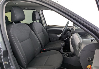 Подержанный автомобиль Nissan Terrano 2017 года (20 фото)