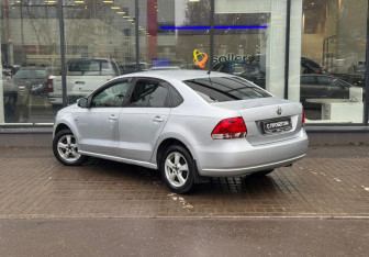 Подержанный автомобиль Volkswagen Polo Sedan 2013 года (6 фото)