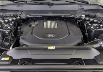 Подержанный автомобиль Land Rover Range Rover Sport 2017 года (9 фото)