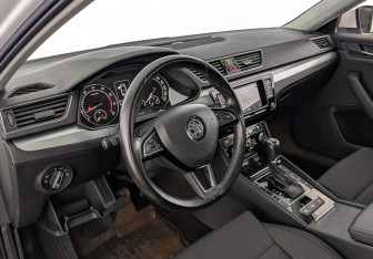 Подержанный автомобиль Skoda Superb Liftback 2017 года (15 фото)