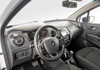 Подержанный автомобиль Renault Kaptur 2019 года (16 фото)