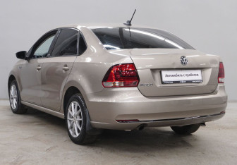 Подержанный автомобиль Volkswagen Polo Sedan 2018 года (7 фото)