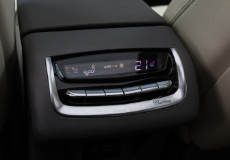 Подержанный автомобиль Cadillac XT6 2021 года (11 фото)