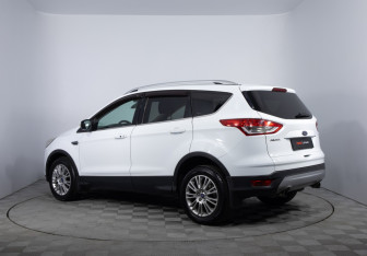 Подержанный автомобиль Ford Kuga 2014 года (7 фото)