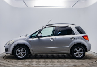 Подержанный автомобиль Suzuki SX4 Hatchback 2008 года (8 фото)