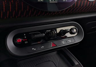 Подержанный автомобиль MINI Countryman 2024 года (15 фото)