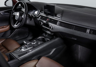 Подержанный автомобиль Audi A4 Sedan 2016 года (9 фото)