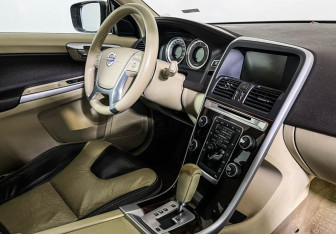 Подержанный автомобиль Volvo XC60 2011 года (9 фото)