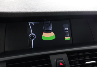 Подержанный автомобиль BMW X3 2011 года (15 фото)