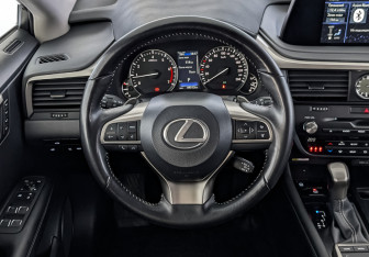 Подержанный автомобиль Lexus RX 2022 года (22 фото)