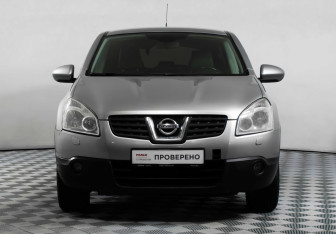 Подержанный автомобиль Nissan Qashqai 2009 года (2 фото)