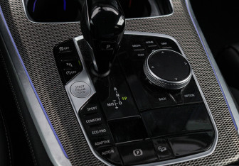 Подержанный автомобиль BMW X5 2020 года (15 фото)