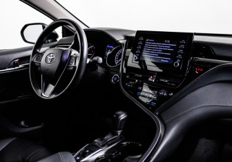 Подержанный автомобиль Toyota Camry Sedan 2021 года (9 фото)