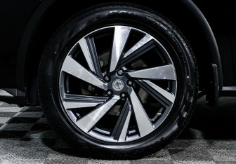 Подержанный автомобиль Nissan Murano Suv 2017 года (5 фото)