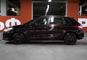 Подержанный автомобиль Citroen C4 Hatchback 2011 года (8 фото)