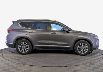 Подержанный автомобиль Hyundai Santa Fe 2019 года (4 фото)