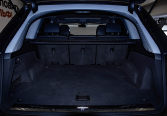 Подержанный автомобиль Audi Q7 2018 года (36 фото)