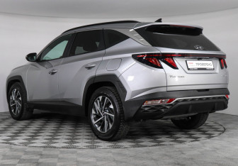Подержанный автомобиль Hyundai Tucson 2022 года (7 фото)