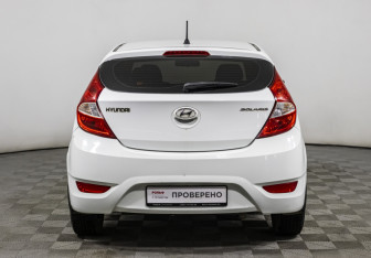 Подержанный автомобиль Hyundai Solaris Hatchback 2012 года (5 фото)