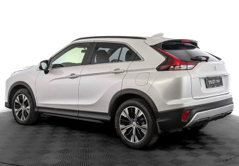 Подержанный автомобиль Mitsubishi Eclipse Cross 2021 года (7 фото)