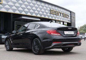 Подержанный автомобиль Genesis G70 2020 года (7 фото)