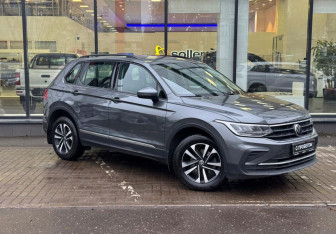 Подержанный автомобиль Volkswagen Tiguan 2021 года (3 фото)