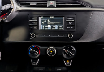 Подержанный автомобиль Kia Rio Hatchback 2021 года (15 фото)