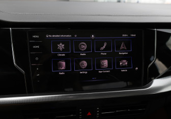 Подержанный автомобиль Volkswagen Passat Sedan 2021 года (19 фото)