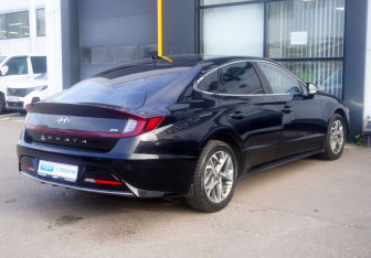 Подержанный автомобиль Hyundai Sonata 2019 года (5 фото)
