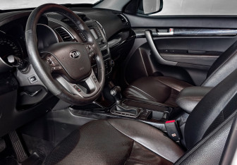 Подержанный автомобиль Kia Sorento 2018 года (14 фото)