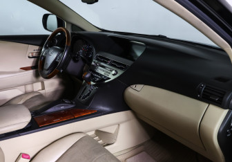Подержанный автомобиль Lexus RX 2008 года (11 фото)